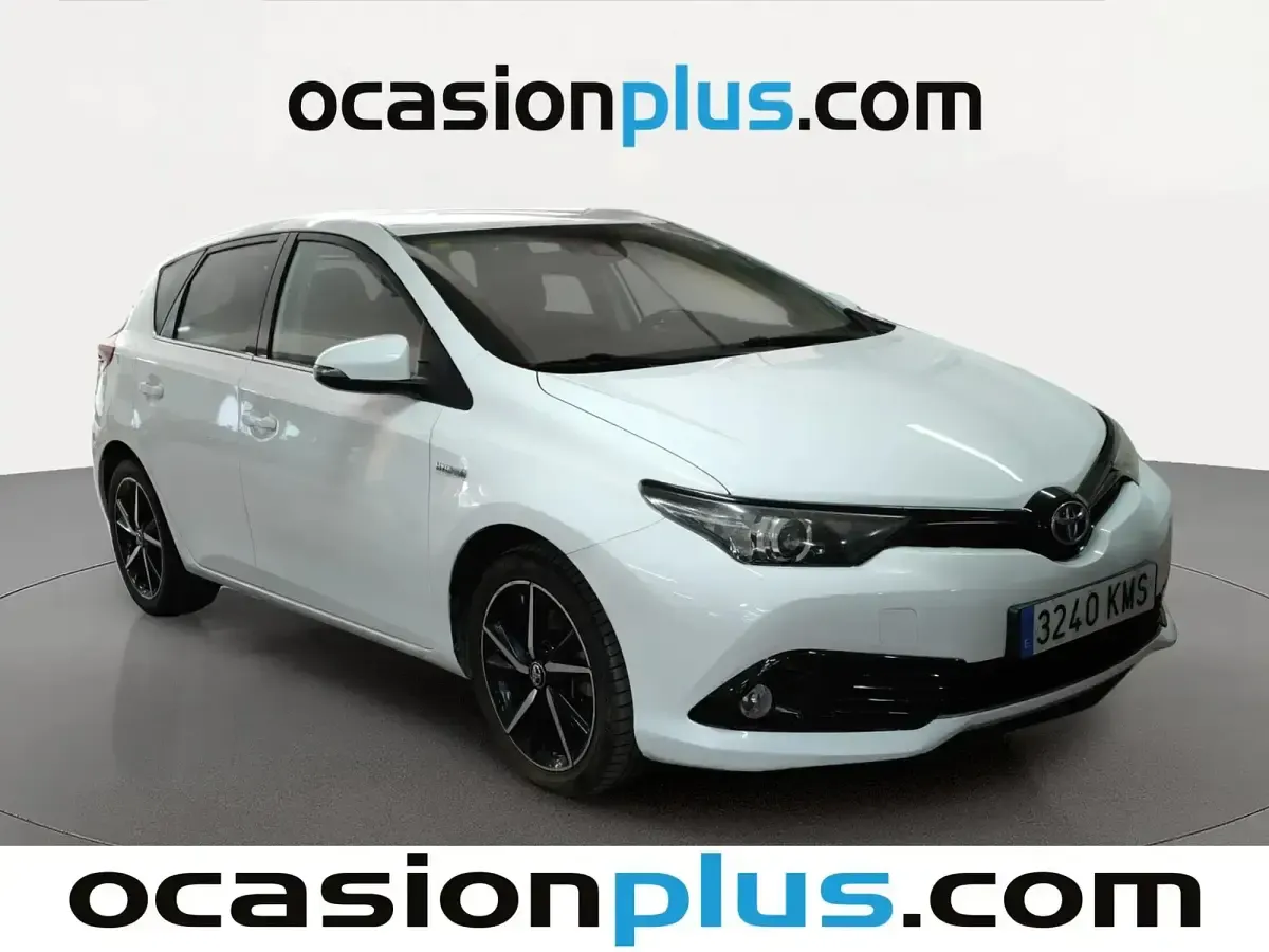 Usado Toyota Auris Hybrid Edition 136 CV (100 kW) 2018 Blanco Berlina