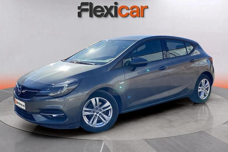 Usado Opel Astra 110 CV (80 kW) 2020 Gris Berlina