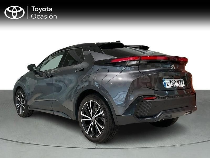 Usado Toyota C-HR 140 CV (102 kW) 2025 Gris / plata SUV