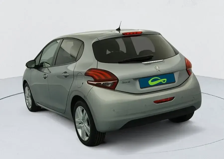 Usado Peugeot 208 Signature Sky 82 CV (60 kW) 2019 Utilitario