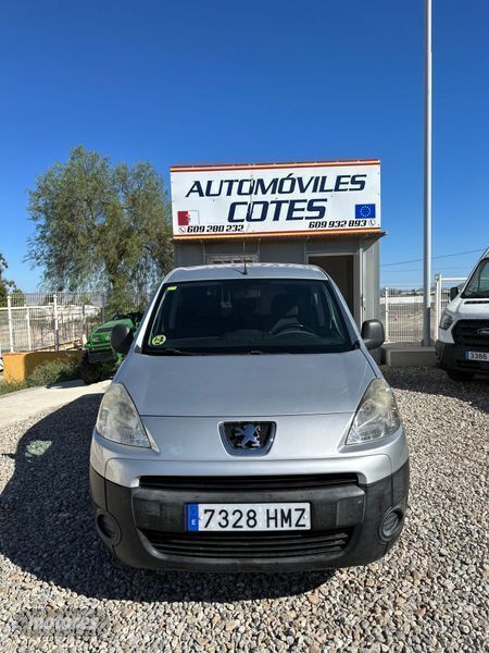 Gris Usado 2012 Peugeot Partner Tepee Active Monovolumen | 8900 € (Precio justo) - Imagen 1/4
