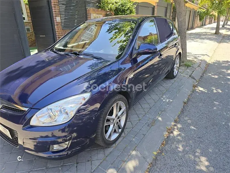 Usado Hyundai i30 Style 126 CV (92 kW) 2009 Azul Berlina