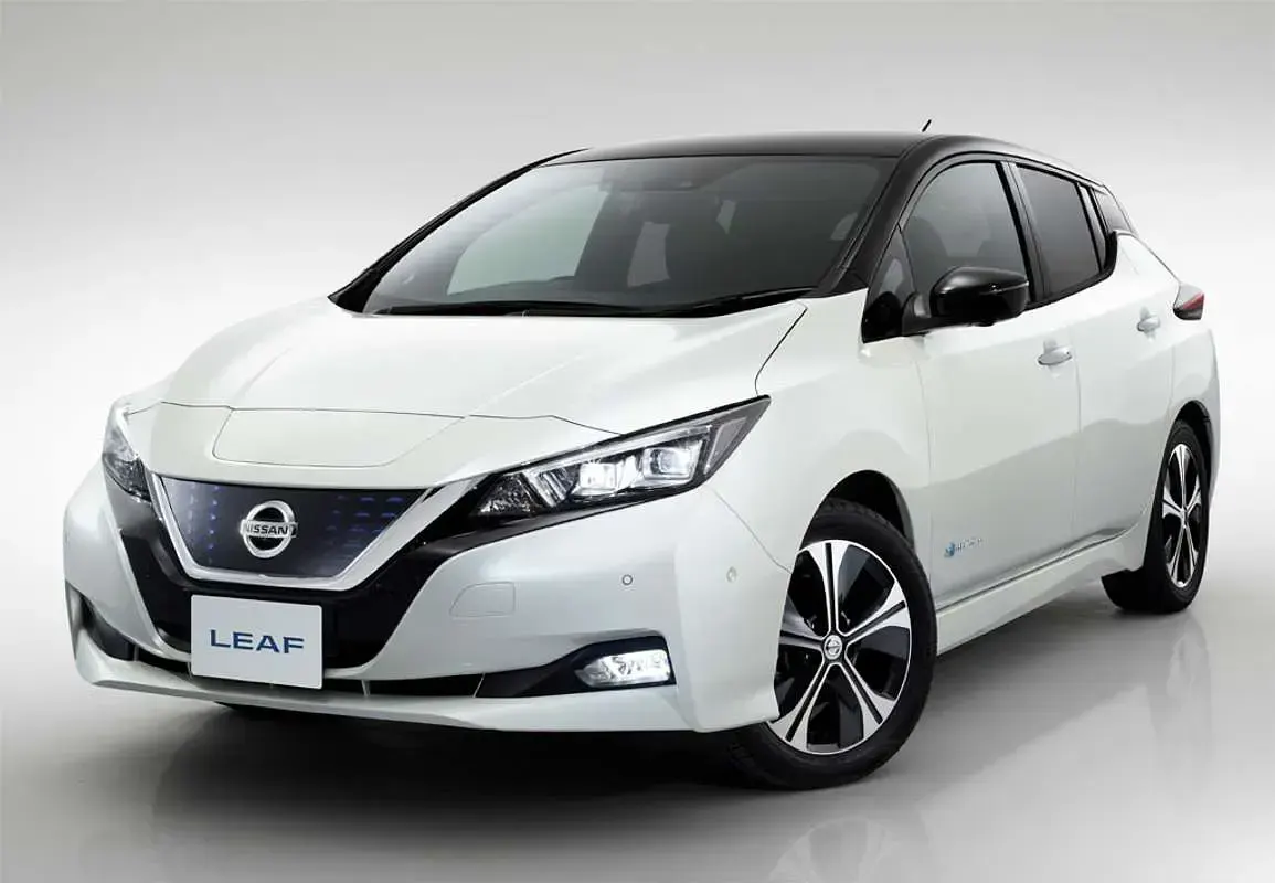 Usado Nissan Leaf N-Connecta 110 kW (150 CV) 2024 Gris Utilitario