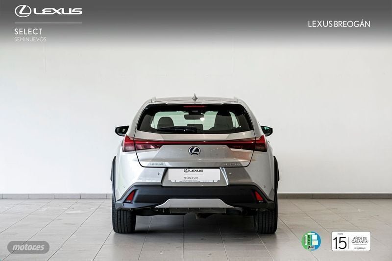 Usado Lexus UX 250h Executive Line 184 CV (135 kW) 2019 Plateado SUV
