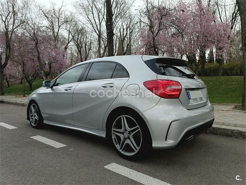 Usado Mercedes A200 AMG line 136 CV (100 kW) 2015 Gris / plata Berlina