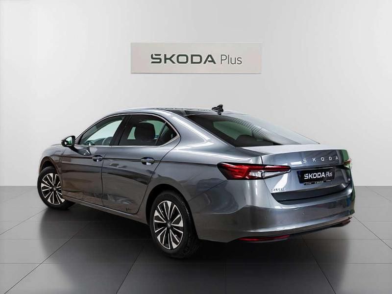 Usado Skoda Superb Selection 204 HP (150 kW) 2025 Cinzento Sedan