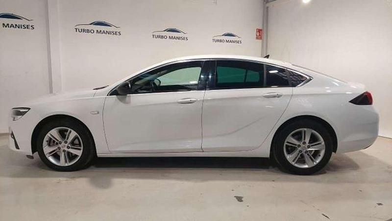 Usado Opel Insignia Business Elegance 122 CV (89 kW) 2022 Blanco Berlina
