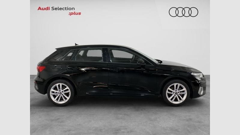 Usado Audi A3 Advanced Plus 110 CV (80 kW) 2022 Negro brillante Berlina