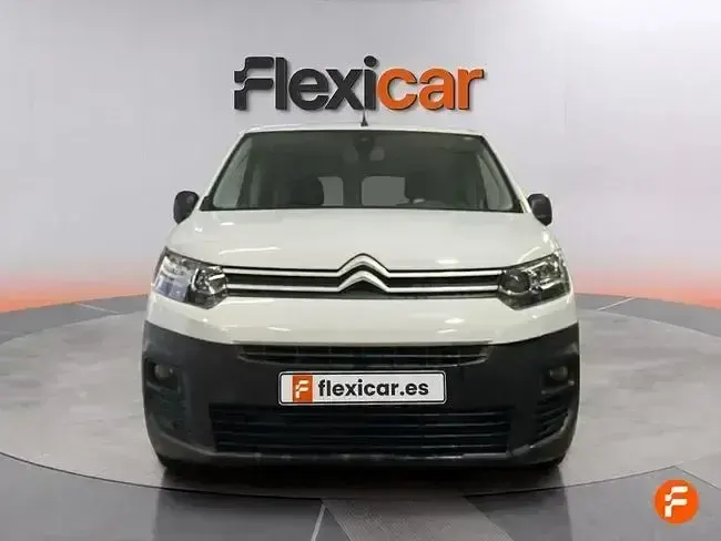 Usado Citroën Berlingo Feel 102 CV (75 kW) 2022 Blanco Monovolumen