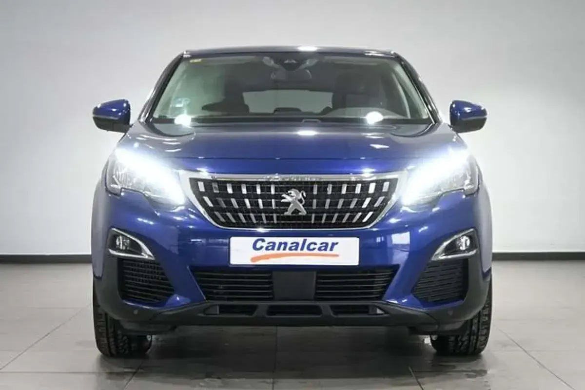 Usado Peugeot 3008 Allure 131 CV (96 kW) 2018 Azul SUV
