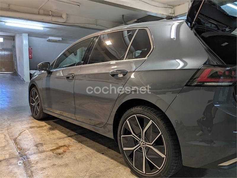 Usado VW Golf VIII 150 CV (110 kW) 2024 Gris / plata Berlina