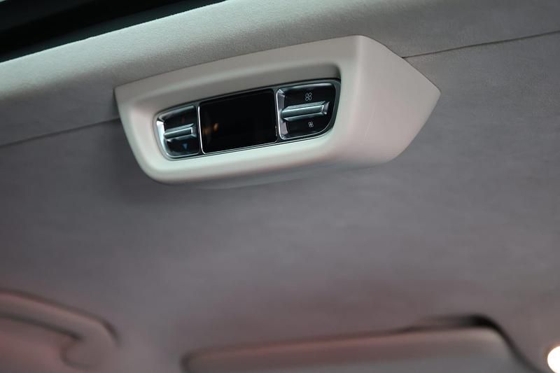 Usado Mercedes V300 Style 237 CV (174 kW) 2024 Negro Monovolumen