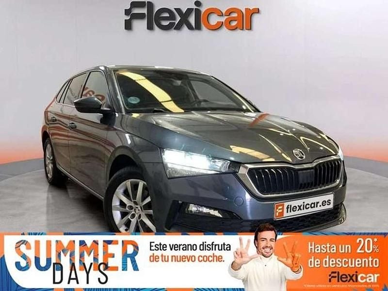 Gris Usado 2021 Skoda Scala Ambition Utilitario | 16.990 € (Precio justo) - Imagen 1/4