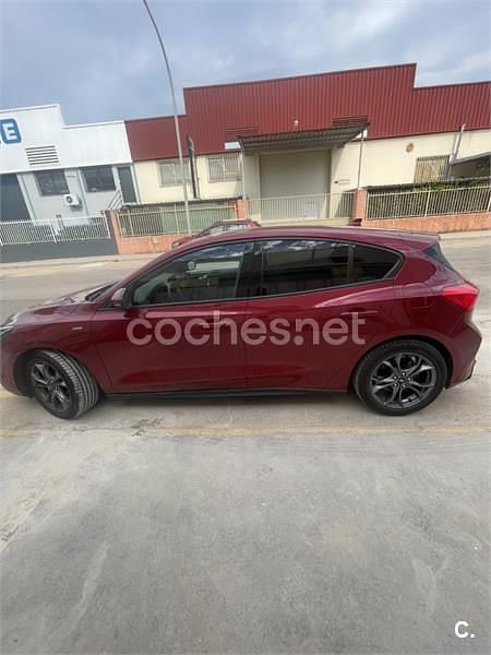 Granate Usado 2019 Ford Focus ST-Line Berlina | 13.500 € (Buen precio) - Imagen 1/1