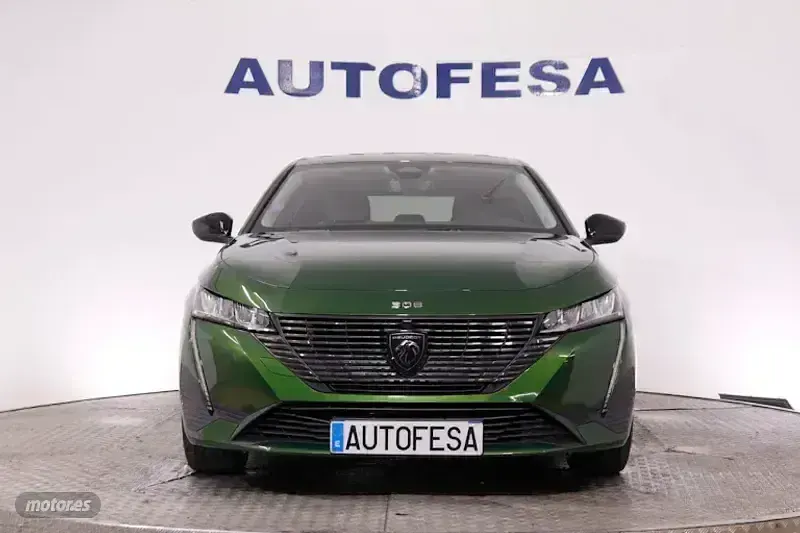Usado Peugeot 308 Allure 130 CV (95 kW) 2022 Verde