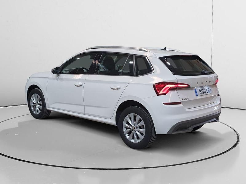 Usado Skoda Kamiq Ambition 110 CV (80 kW) 2021 Blanco SUV