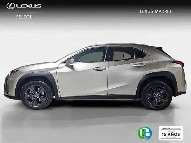 Usado Lexus UX Business Edition 183 CV (134 kW) 2022 Plateado SUV