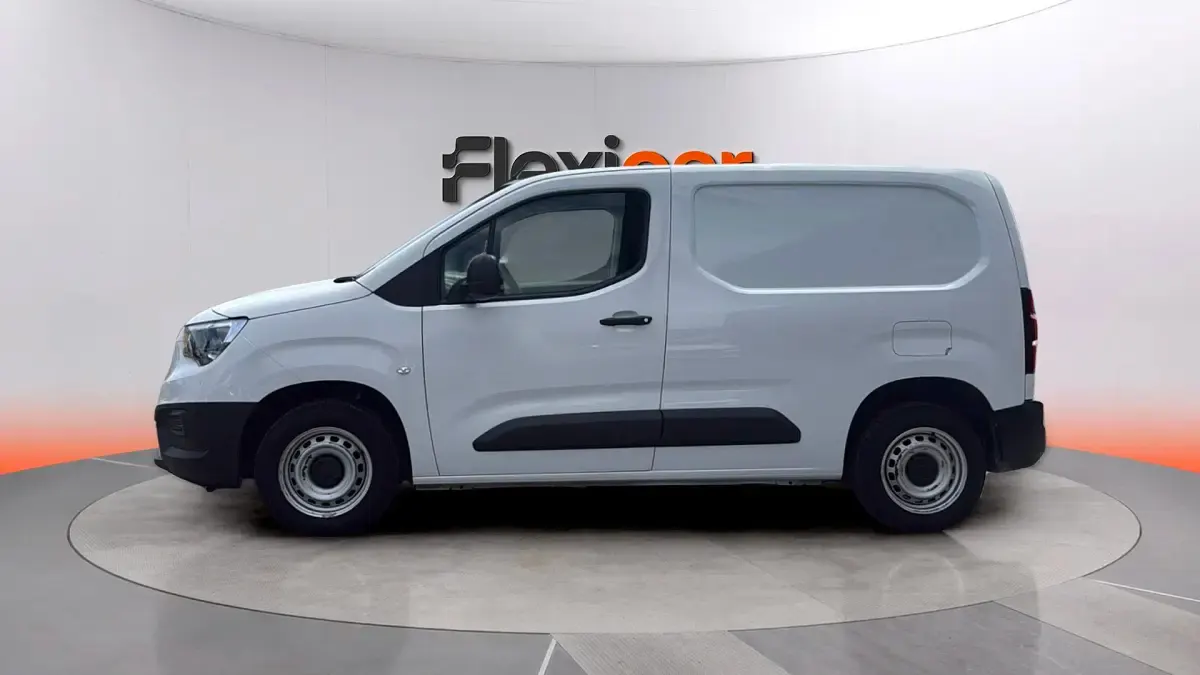 Usado Opel Combo Edition 102 HP (75 kW) 2023 Branco Monovolume