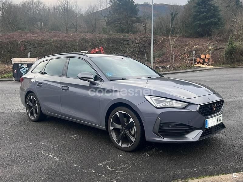 Usado Cupra Leon 150 CV (110 kW) 2024 Gris / plata Familiar