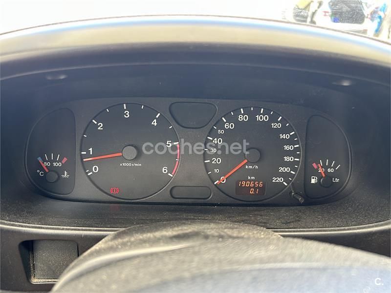 Verde Usado 2001 Opel Frontera Sport SUV | 2950 € - Imagen 1/2