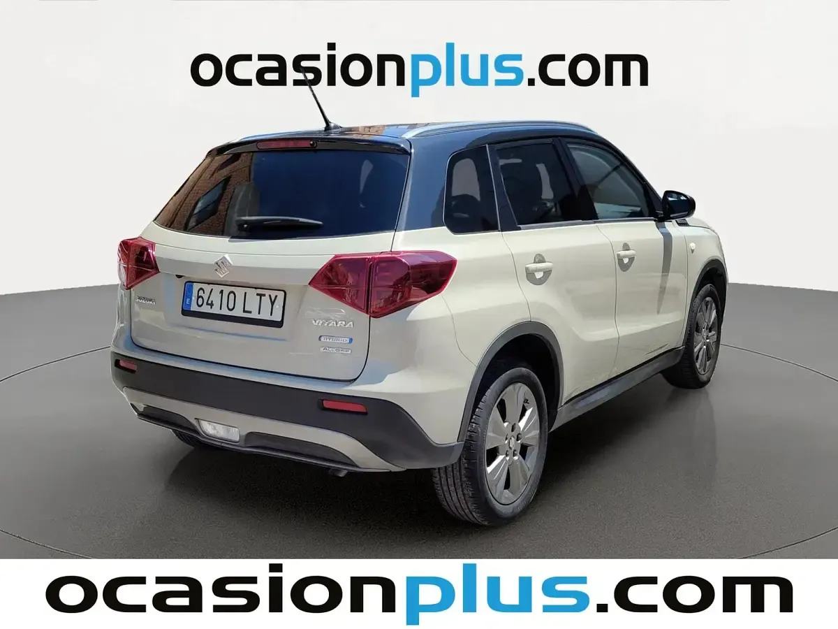Usado Suzuki Vitara GLX 129 CV (94 kW) 2021 Beige SUV