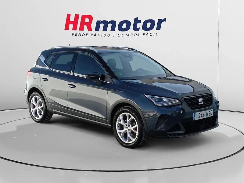 Negro Usado 2024 Seat Arona FR SUV | 20.950 € (Precio justo) - Imagen 1/4