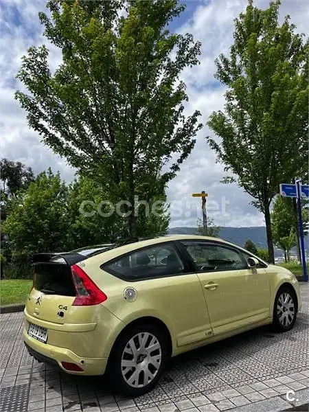 Usado Citroën C4 180 CV (132 kW) 2004 Beige Berlina