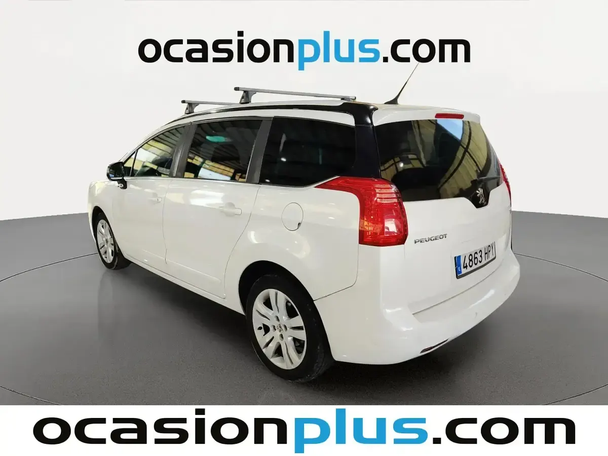 Usado Peugeot 5008 Style 115 CV (84 kW) 2013 Blanco Monovolumen