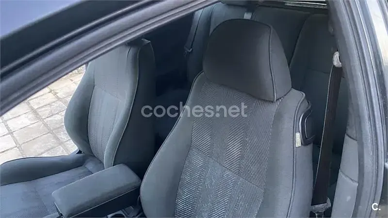 Usado Alfa Romeo 147 Distinctive 105 CV (77 kW) 2003 Negro Utilitario