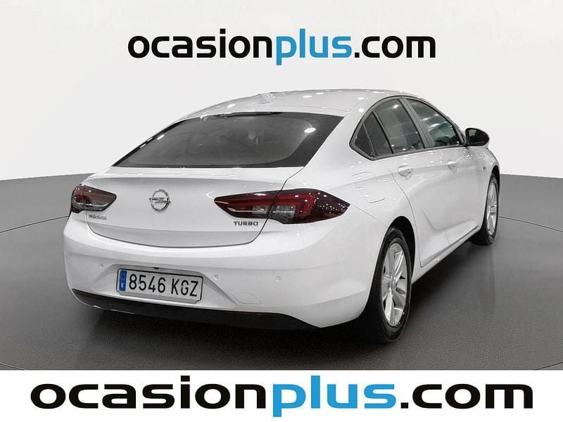 Usado Opel Insignia Selective 140 CV (102 kW) 2018 Blanco Berlina