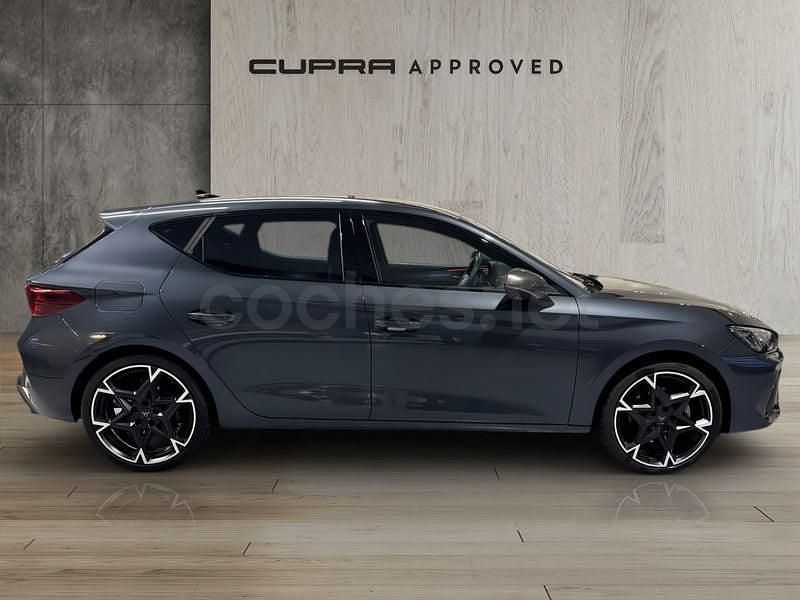 Usado Cupra Leon 150 CV (110 kW) 2025 Gris / plata Berlina