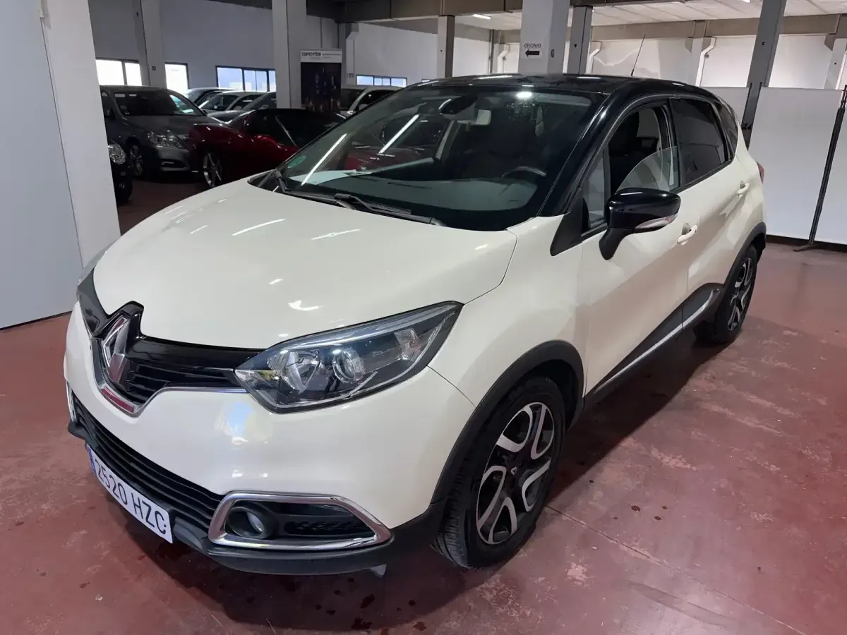Begagnad Renault Captur Zen 90 HK (66 kW) 2014 Vit SUV