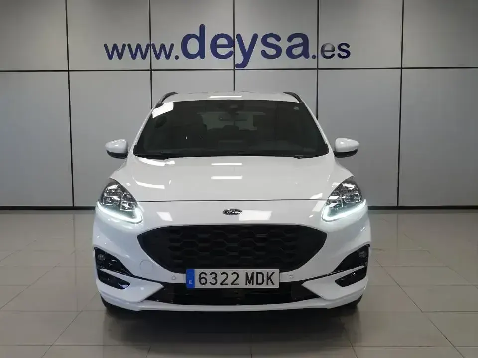 Usado Ford Kuga ST-Line X 190 CV (139 kW) 2023 Blanco SUV