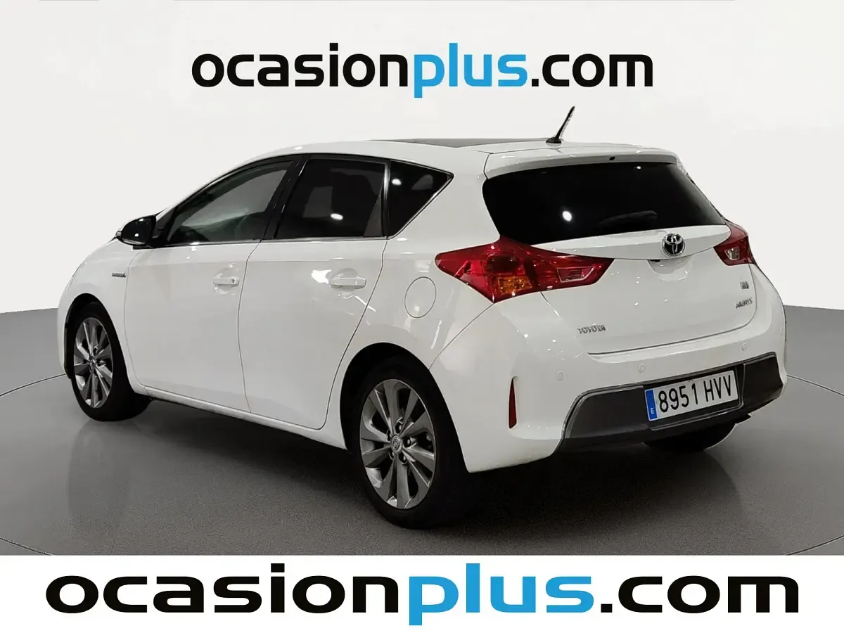 Usado Toyota Auris Hybrid Advance 136 CV (100 kW) 2014 Blanco Utilitario