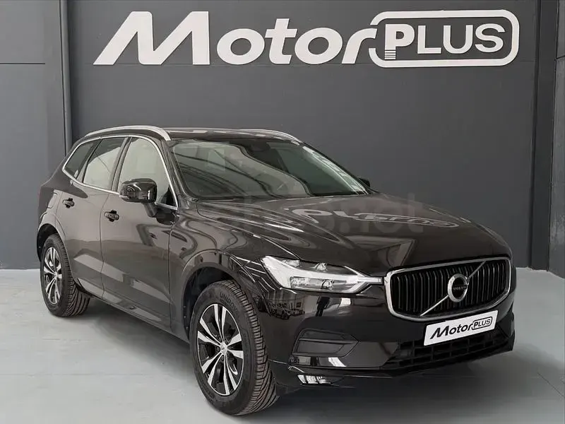 Usado Volvo XC60 Momentum 150 CV (110 kW) 2020 Negro SUV