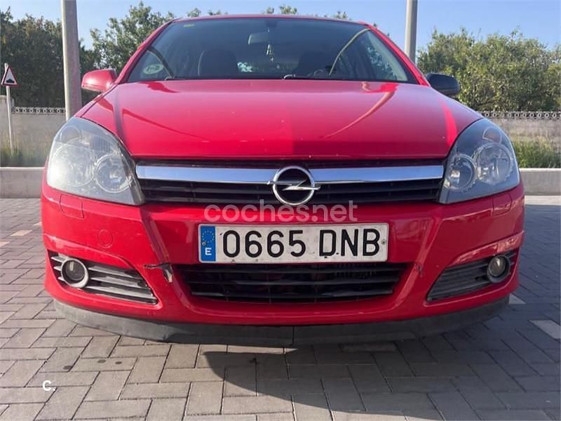 Usado Opel Astra Cosmo 100 CV (73 kW) 2005 Rojo Berlina