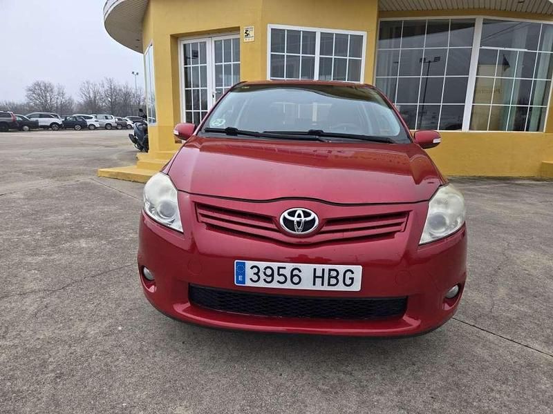 Usado Toyota Auris Active 90 CV (66 kW) 2011 Burdeos Utilitario