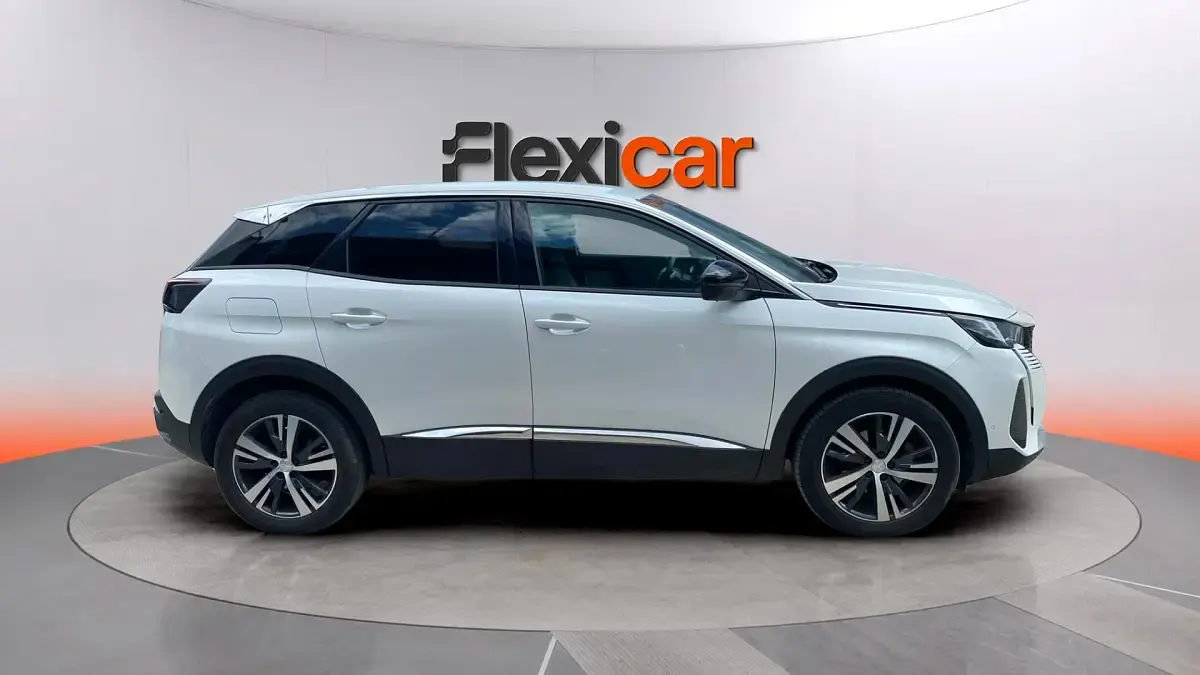 Usado Peugeot 3008 Allure 131 CV (96 kW) 2023 Blanco SUV