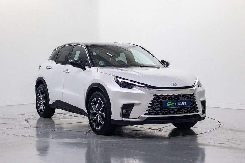 Usado Lexus LBX 91 CV (66 kW) 2025 Blanco SUV