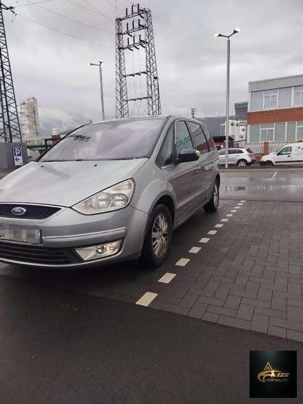 Usado Ford Galaxy 140 CV (102 kW) 2007 Gris Monovolumen