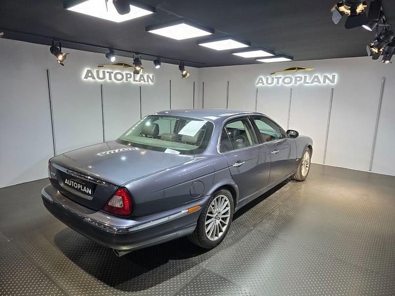 Usado Jaguar XJ6 Executive 207 CV (152 kW) 2006 Gris / plata Berlina