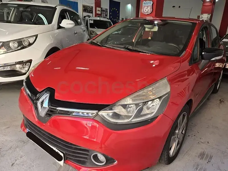 Usado Renault Clio IV Dynamique 90 CV (66 kW) 2012 Rojo Berlina