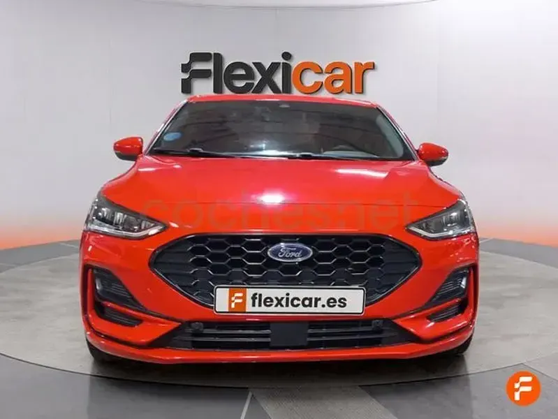Usado Ford Focus ST-Line 125 CV (91 kW) 2022 Rojo Berlina