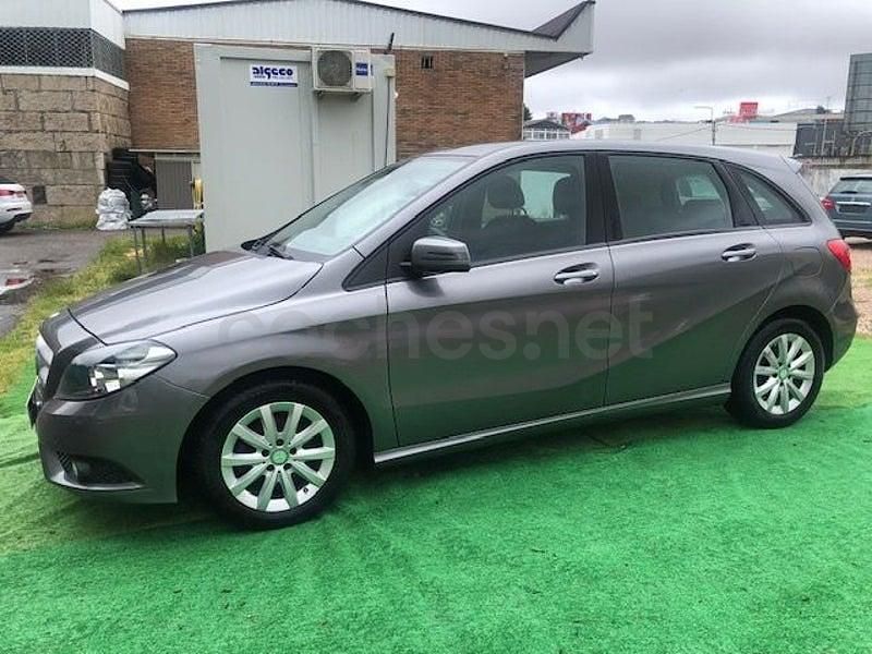 Begagnad Mercedes B180 109 HK (80 kW) 2014 Grå Minibuss
