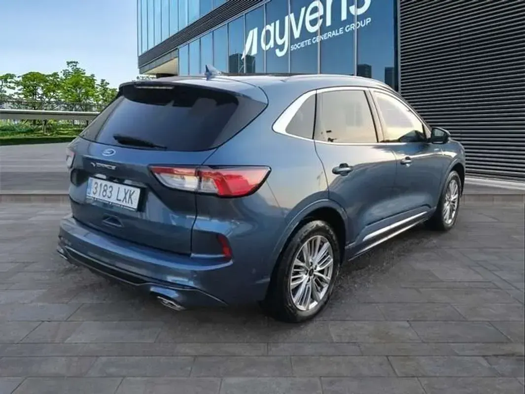 Usado Ford Kuga Vignale 226 CV (166 kW) 2022 Azul SUV