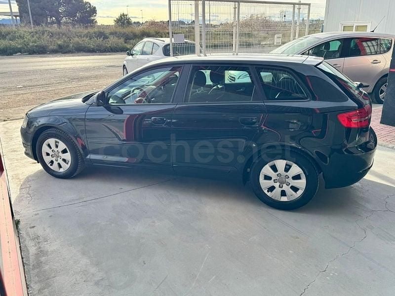 Usado Audi A3 Ambition 105 CV (77 kW) 2012 Negro Utilitario