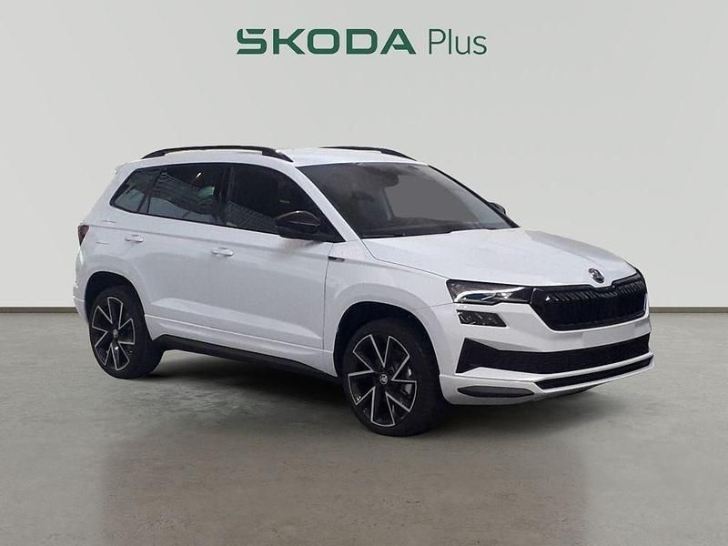 Gris plata Usado 2024 Skoda Karoq SportLine SUV | 31.590 € - Imagen 1/4