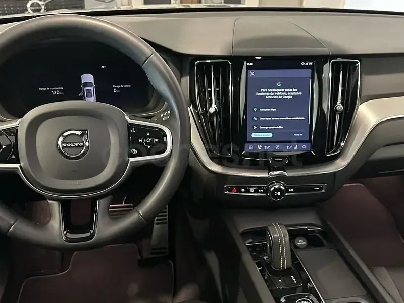Usado Volvo XC60 Plus 351 CV (258 kW) 2022 Verde SUV