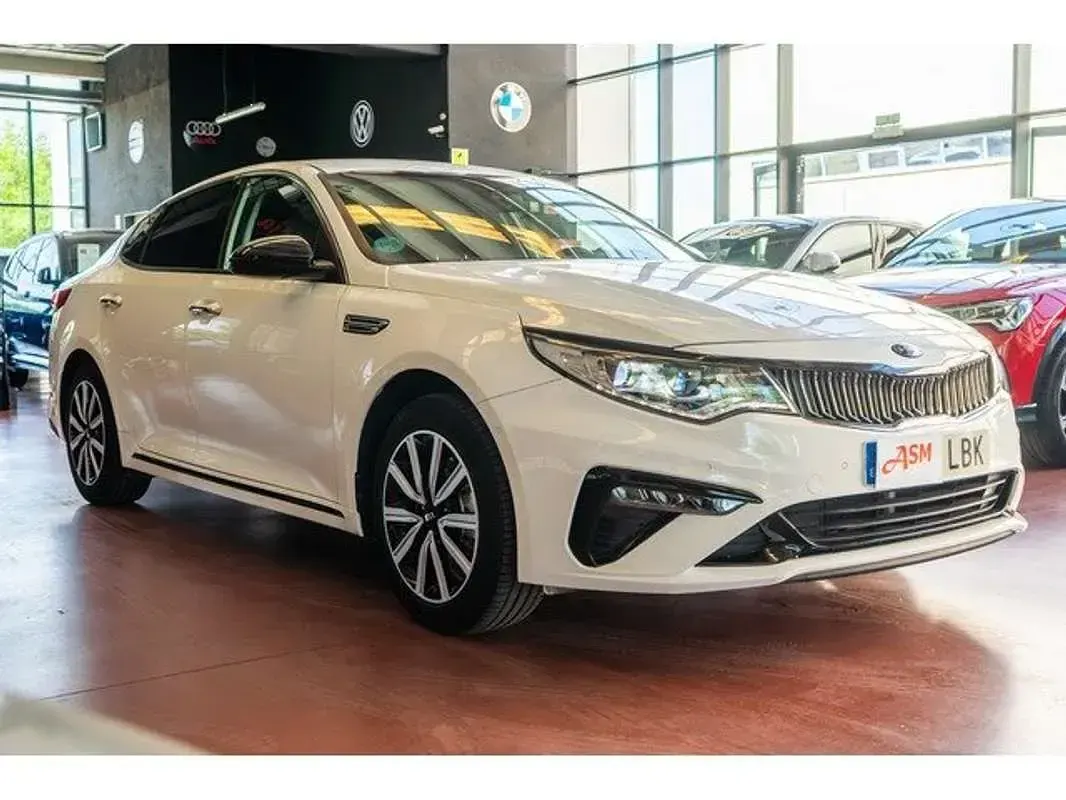 Usado Kia Optima 136 CV (100 kW) 2019 Blanco Berlina