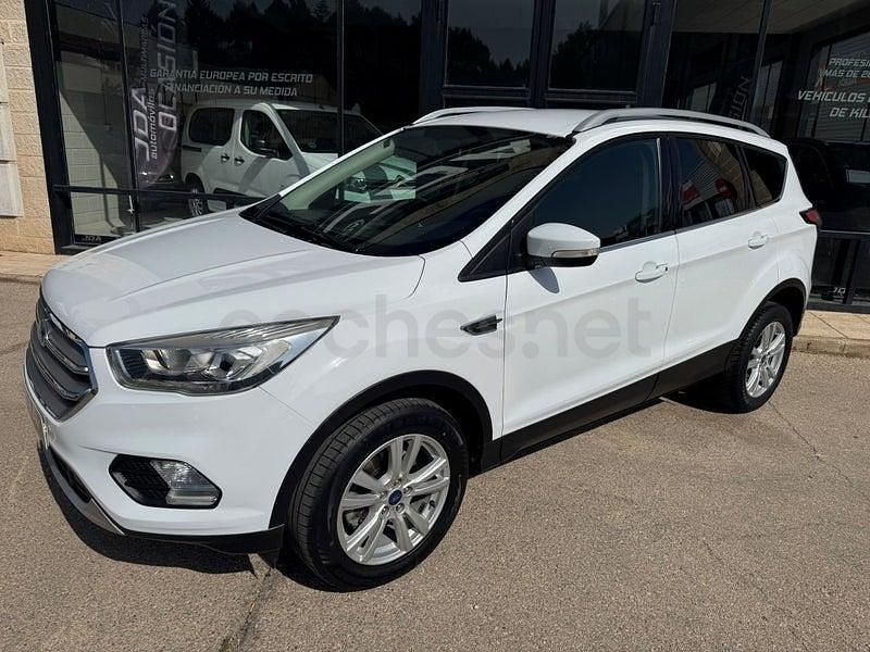 Usado Ford Kuga Trend 120 CV (88 kW) 2019 Blanco SUV